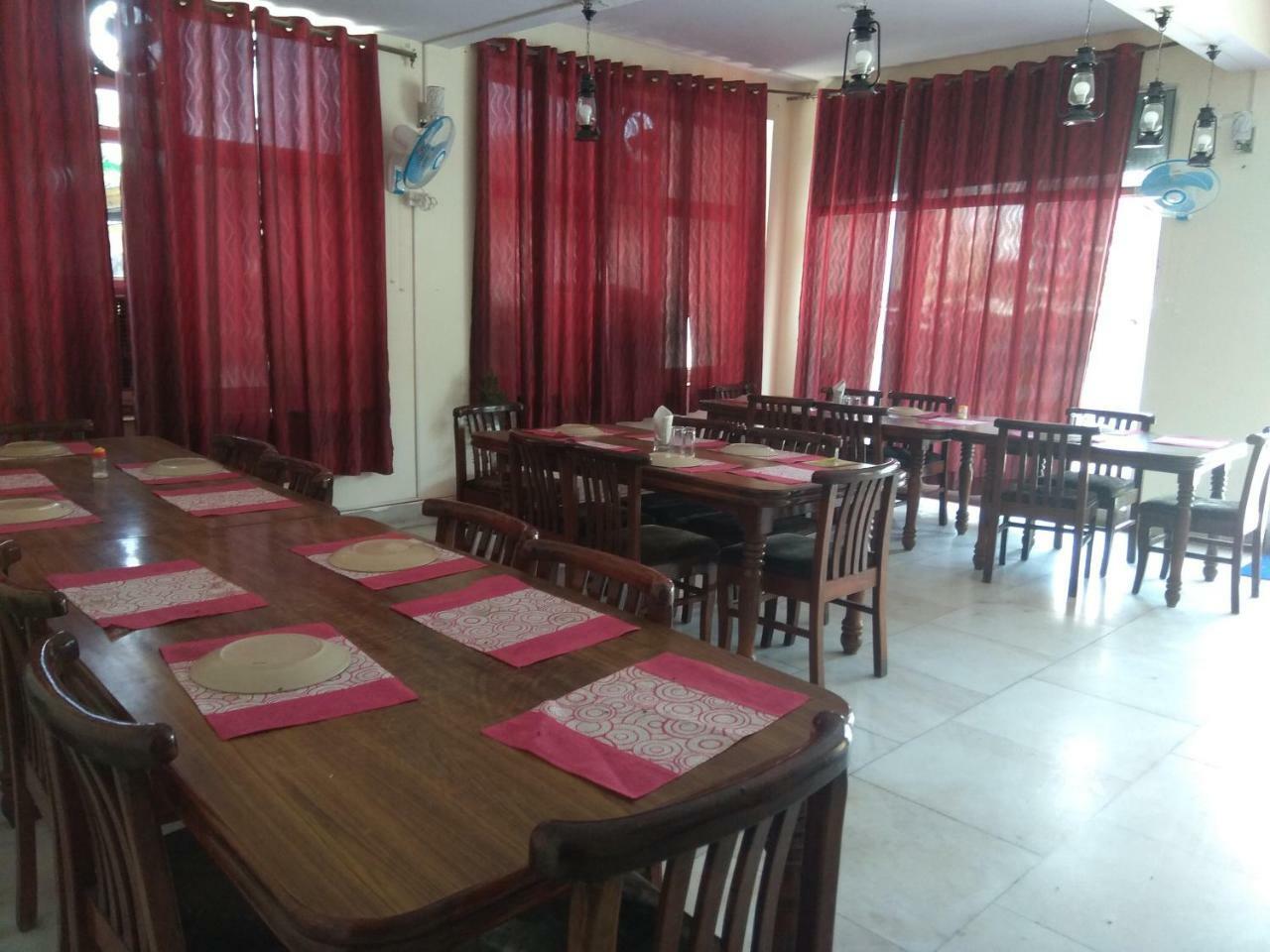 Raj Laxmi Bhawan Hotel ริชิเคช ภายนอก รูปภาพ
