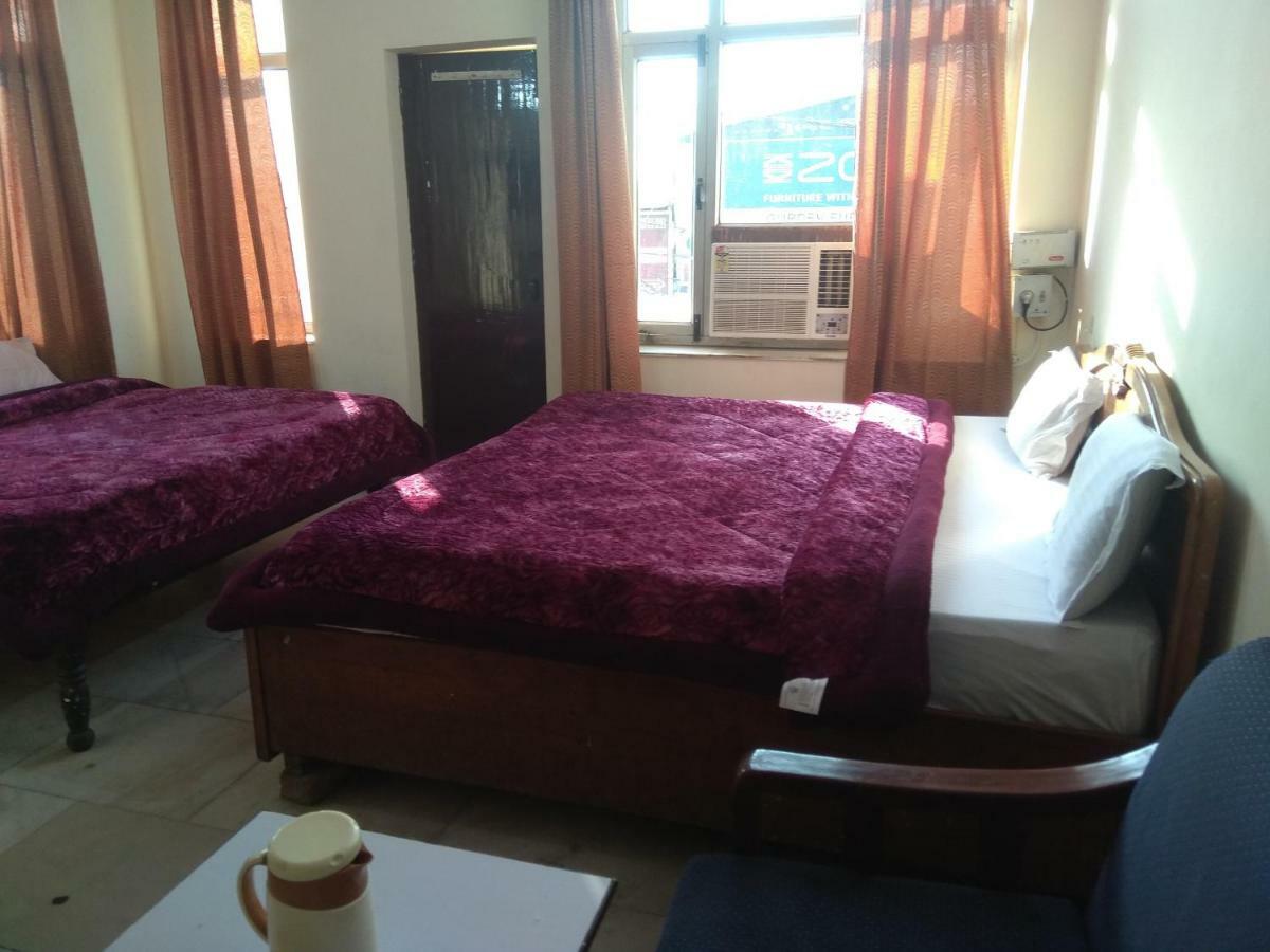 Raj Laxmi Bhawan Hotel ริชิเคช ภายนอก รูปภาพ