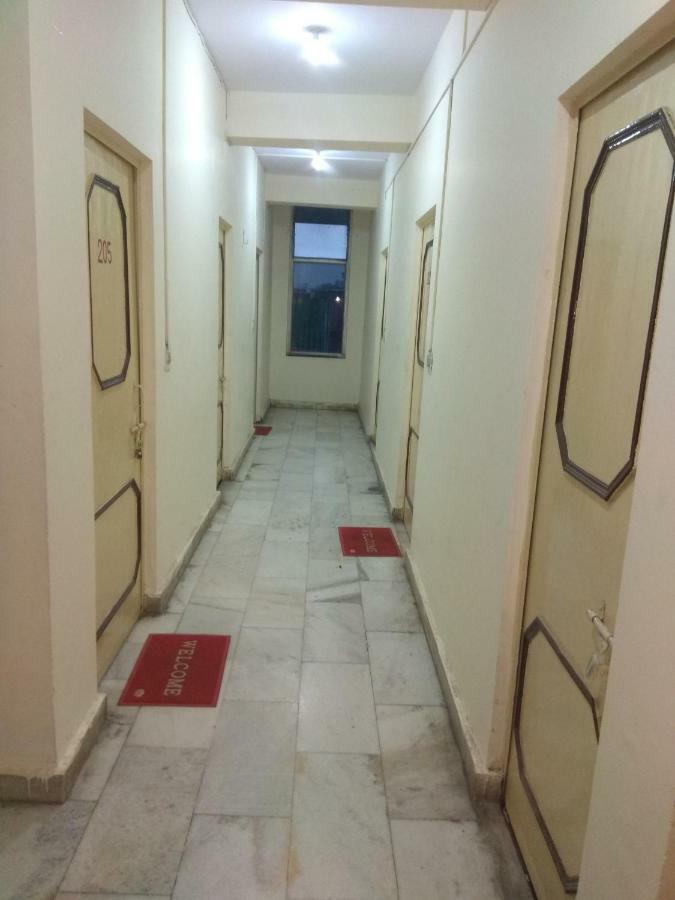 Raj Laxmi Bhawan Hotel ริชิเคช ภายนอก รูปภาพ