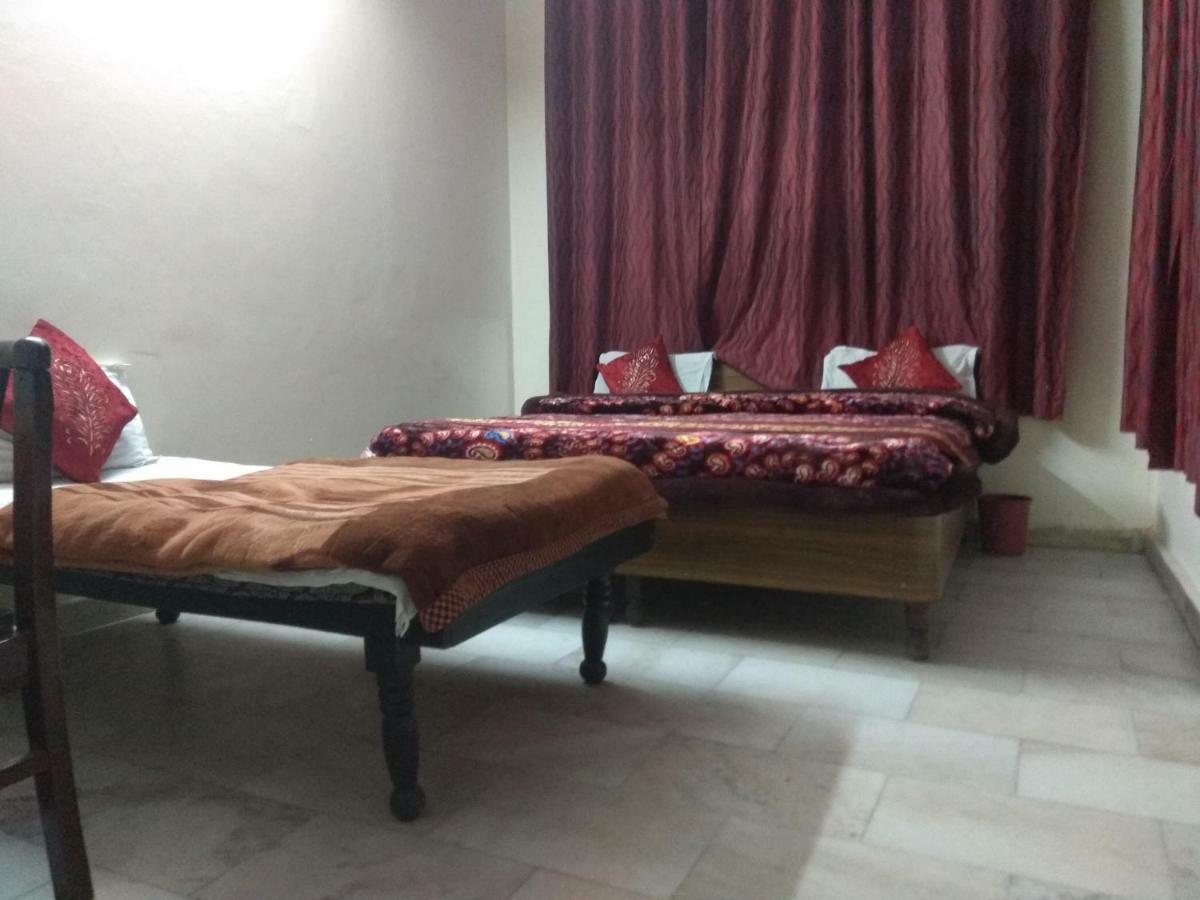 Raj Laxmi Bhawan Hotel ริชิเคช ภายนอก รูปภาพ