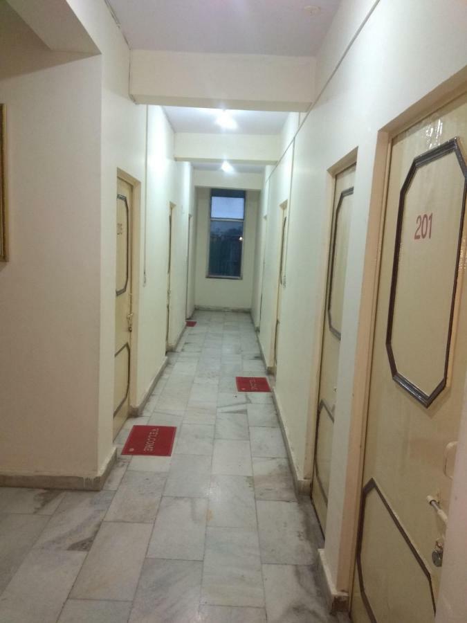 Raj Laxmi Bhawan Hotel ริชิเคช ภายนอก รูปภาพ